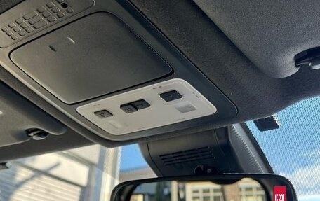 Toyota Voxy III, 2021 год, 2 070 000 рублей, 13 фотография