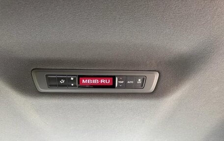 Toyota Voxy III, 2021 год, 2 070 000 рублей, 16 фотография