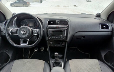 Volkswagen Polo VI (EU Market), 2016 год, 900 000 рублей, 14 фотография