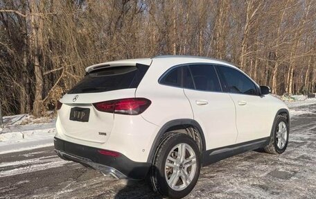 Mercedes-Benz GLA, 2021 год, 1 980 000 рублей, 4 фотография