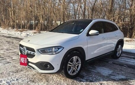 Mercedes-Benz GLA, 2021 год, 1 980 000 рублей, 3 фотография