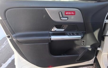 Mercedes-Benz GLA, 2021 год, 1 980 000 рублей, 15 фотография