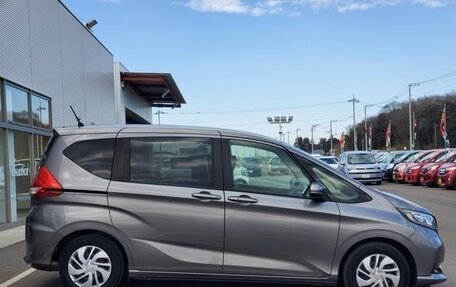 Honda Freed II, 2022 год, 1 070 000 рублей, 7 фотография