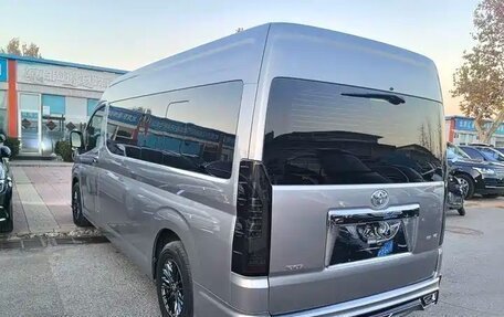 Toyota HiAce H300, 2023 год, 9 500 000 рублей, 4 фотография