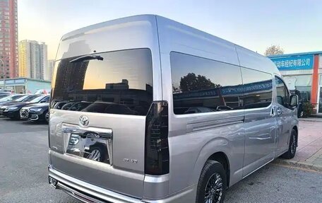 Toyota HiAce H300, 2023 год, 9 500 000 рублей, 6 фотография