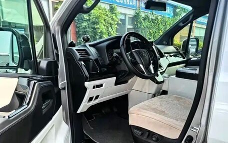 Toyota HiAce H300, 2023 год, 9 500 000 рублей, 7 фотография