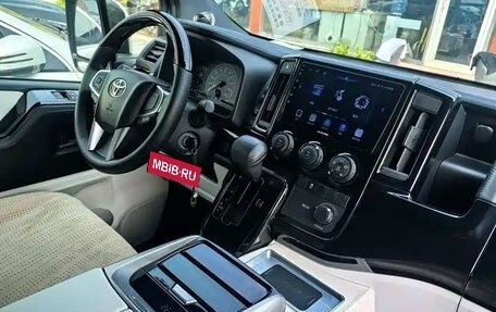 Toyota HiAce H300, 2023 год, 9 500 000 рублей, 11 фотография