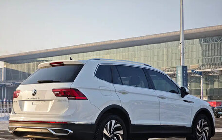 Volkswagen Tiguan II, 2023 год, 2 789 000 рублей, 4 фотография