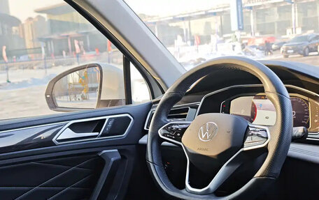 Volkswagen Tiguan II, 2023 год, 2 789 000 рублей, 14 фотография