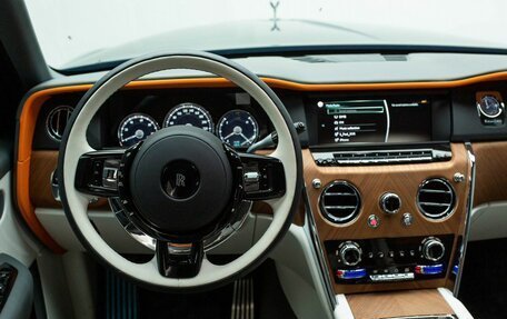 Rolls-Royce Cullinan, 2023 год, 47 000 000 рублей, 26 фотография