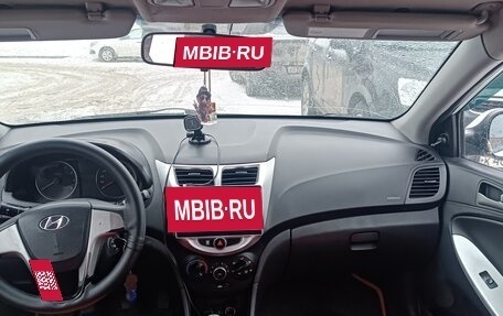 Hyundai Solaris II рестайлинг, 2015 год, 650 000 рублей, 5 фотография