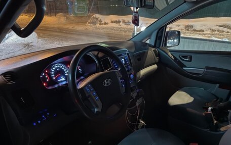 Hyundai H-1 II рестайлинг, 2017 год, 1 622 000 рублей, 8 фотография