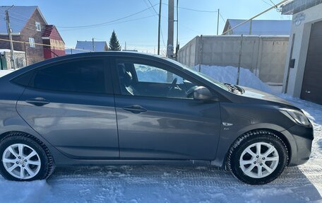 Hyundai Solaris II рестайлинг, 2012 год, 690 000 рублей, 3 фотография