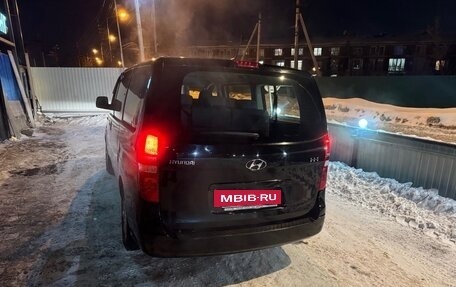 Hyundai H-1 II рестайлинг, 2017 год, 1 622 000 рублей, 6 фотография