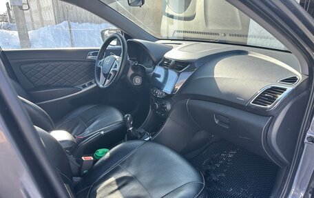 Hyundai Solaris II рестайлинг, 2012 год, 690 000 рублей, 5 фотография