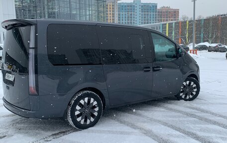 Hyundai Staria, 2022 год, 5 500 000 рублей, 4 фотография