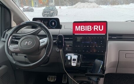 Hyundai Staria, 2022 год, 5 500 000 рублей, 8 фотография