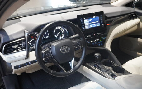 Toyota Camry, 2021 год, 3 387 000 рублей, 7 фотография