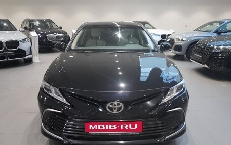 Toyota Camry, 2021 год, 3 387 000 рублей, 2 фотография