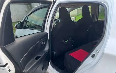 Toyota Vitz, 2016 год, 990 000 рублей, 9 фотография