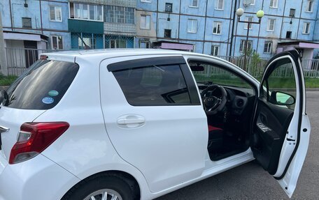 Toyota Vitz, 2016 год, 990 000 рублей, 2 фотография