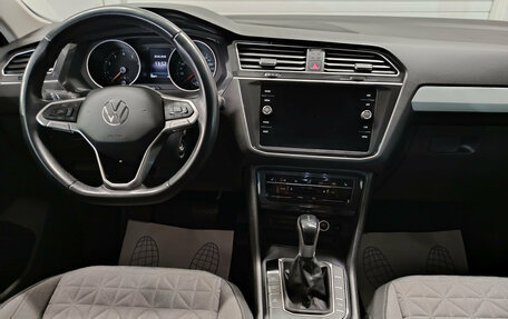 Volkswagen Tiguan II, 2021 год, 2 730 000 рублей, 10 фотография