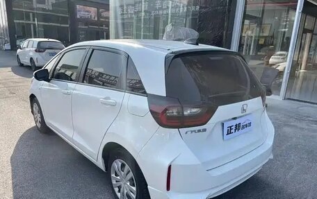 Honda Fit, 2023 год, 1 200 000 рублей, 4 фотография