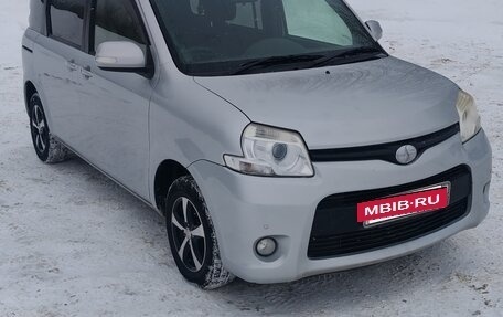 Toyota Sienta I, 2013 год, 670 000 рублей, 3 фотография