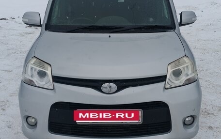 Toyota Sienta I, 2013 год, 670 000 рублей, 2 фотография