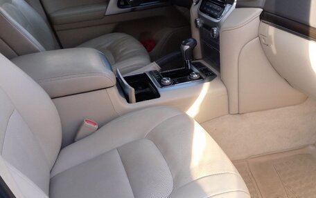 Toyota Land Cruiser 200, 2018 год, 7 400 000 рублей, 7 фотография