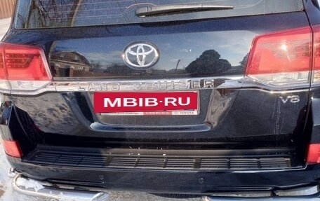 Toyota Land Cruiser 200, 2018 год, 7 400 000 рублей, 2 фотография