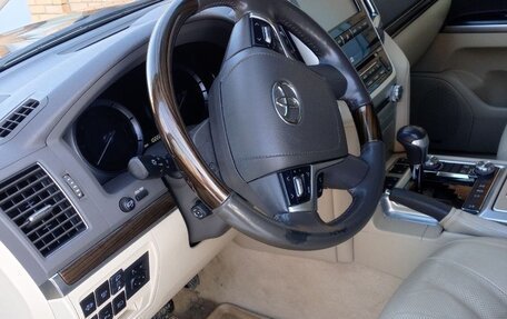 Toyota Land Cruiser 200, 2018 год, 7 400 000 рублей, 18 фотография