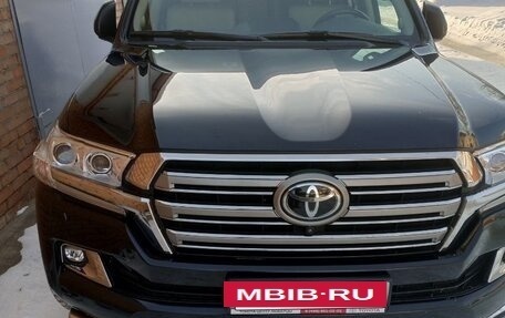 Toyota Land Cruiser 200, 2018 год, 7 400 000 рублей, 23 фотография