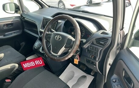 Toyota Voxy III, 2016 год, 1 949 900 рублей, 10 фотография