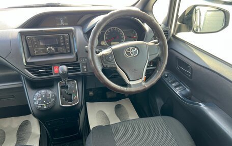 Toyota Voxy III, 2016 год, 1 949 900 рублей, 15 фотография