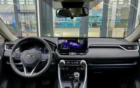 Toyota RAV4, 2025 год, 4 440 000 рублей, 12 фотография