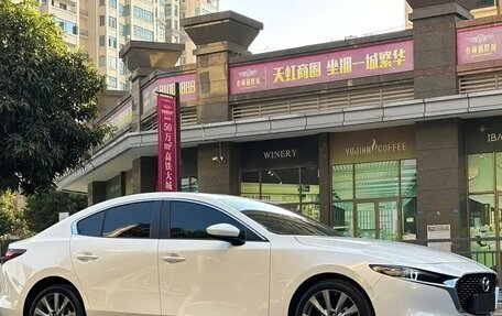 Mazda 3, 2022 год, 1 815 000 рублей, 2 фотография