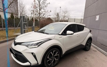 Toyota C-HR I рестайлинг, 2020 год, 2 500 000 рублей, 1 фотография