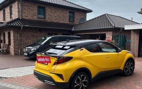 Toyota C-HR I рестайлинг, 2020 год, 4 181 000 рублей, 3 фотография