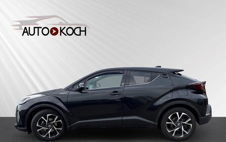 Toyota C-HR I рестайлинг, 2022 год, 4 000 000 рублей, 3 фотография