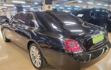 Rolls-Royce Ghost Series II рестайлинг, 2023 год, 45 000 000 рублей, 2 фотография