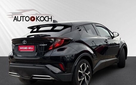 Toyota C-HR I рестайлинг, 2022 год, 4 000 000 рублей, 5 фотография