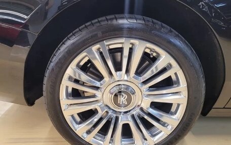 Rolls-Royce Ghost Series II рестайлинг, 2023 год, 45 000 000 рублей, 3 фотография