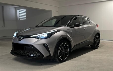 Toyota C-HR I рестайлинг, 2022 год, 4 330 000 рублей, 1 фотография