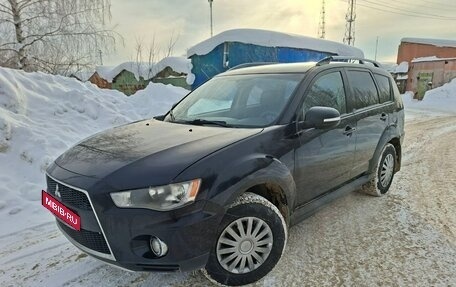 Mitsubishi Outlander III рестайлинг 3, 2010 год, 595 000 рублей, 1 фотография
