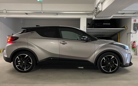 Toyota C-HR I рестайлинг, 2022 год, 4 330 000 рублей, 4 фотография