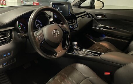 Toyota C-HR I рестайлинг, 2022 год, 4 330 000 рублей, 11 фотография