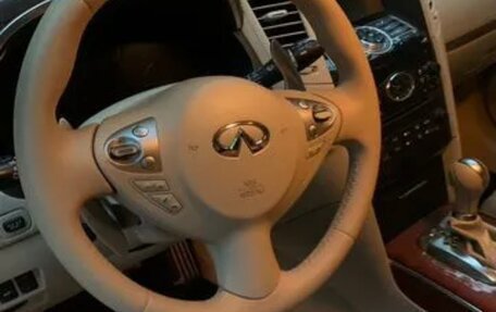 Infiniti QX70, 2016 год, 2 570 000 рублей, 5 фотография