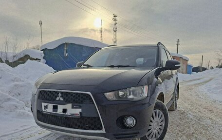 Mitsubishi Outlander III рестайлинг 3, 2010 год, 595 000 рублей, 2 фотография