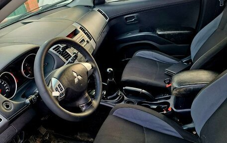 Mitsubishi Outlander III рестайлинг 3, 2010 год, 595 000 рублей, 9 фотография